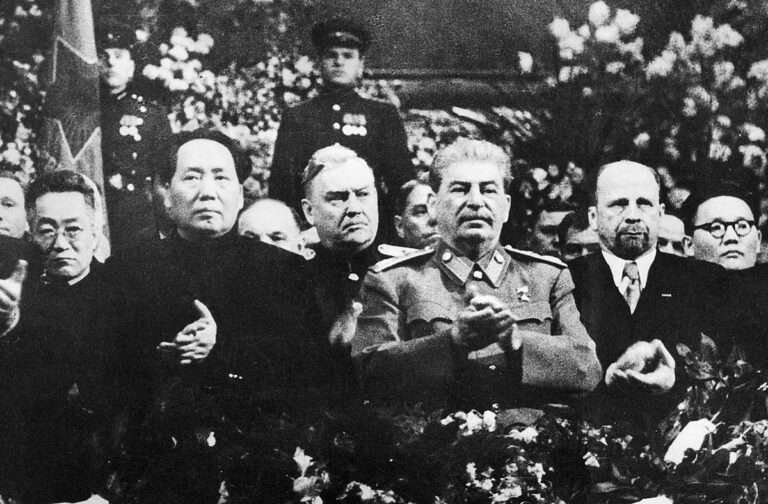 Im Bünd­nis mit der Sowjet­uni­on (1949 – 60) – Arti­kel­se­rie zu Chi­na Teil VII